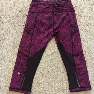 Lululemon Athletica - Outrun Crop Size 4